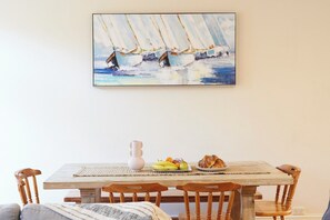 Dining - Historic Battery Point Cottage (Battery Point)