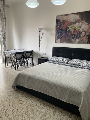 Habitación familiar | 1 dormitorio, minibar, escritorio