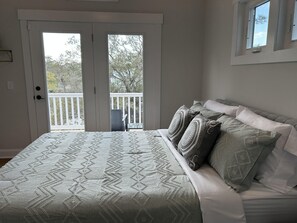 3 bedrooms, desk, travel crib, free WiFi