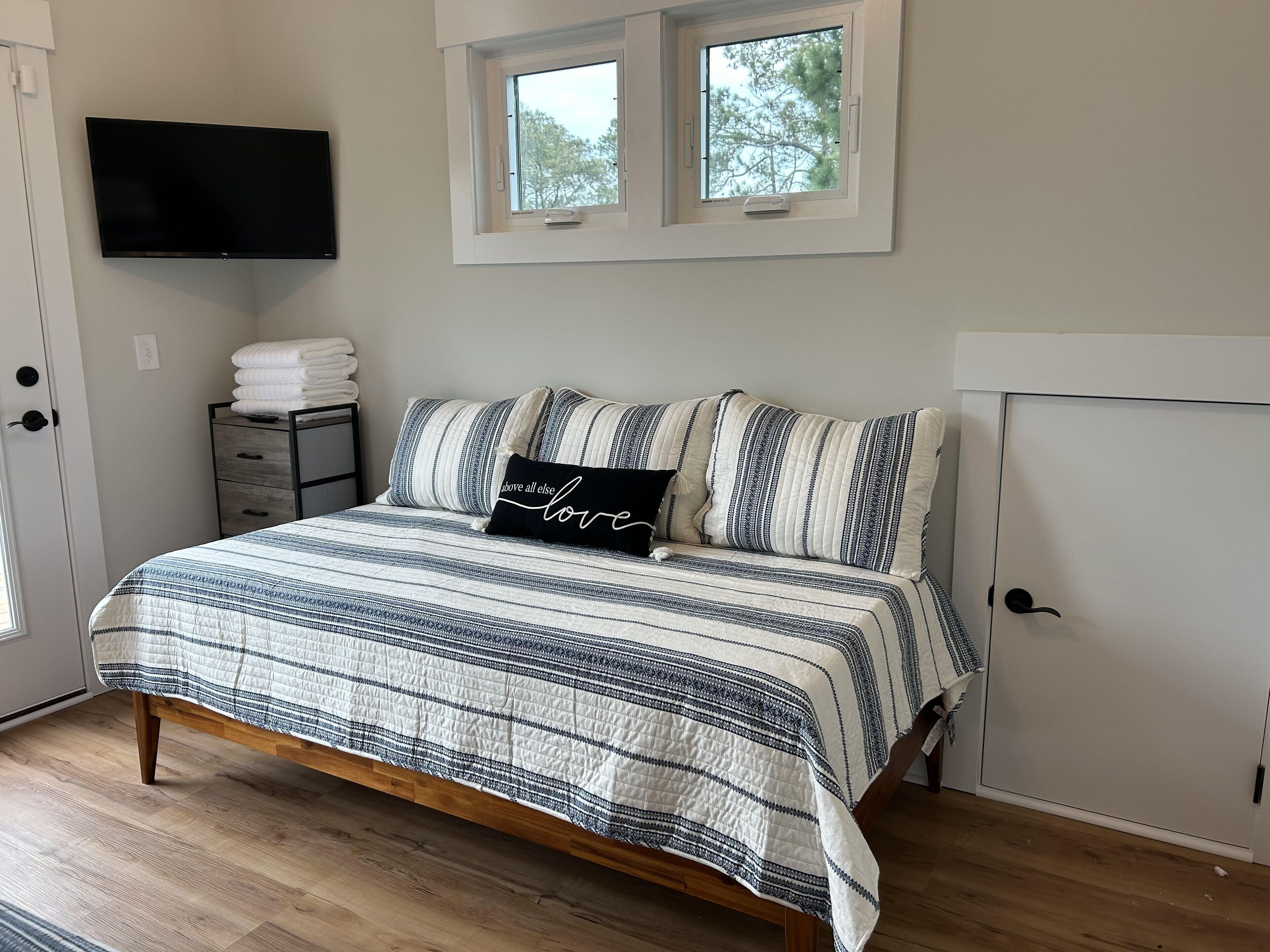 New construction at OKI Just minutes from the beach. Sleeps 8!