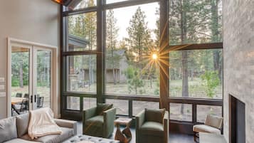 Smart TV, fireplace, video games, DVD player