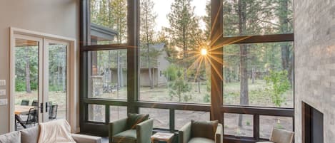 Smart TV, fireplace, video games, DVD player