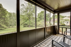 Interior - Deacon Stays: The Polo - Walking Distance to Wake Forest University (Winston-Salem)