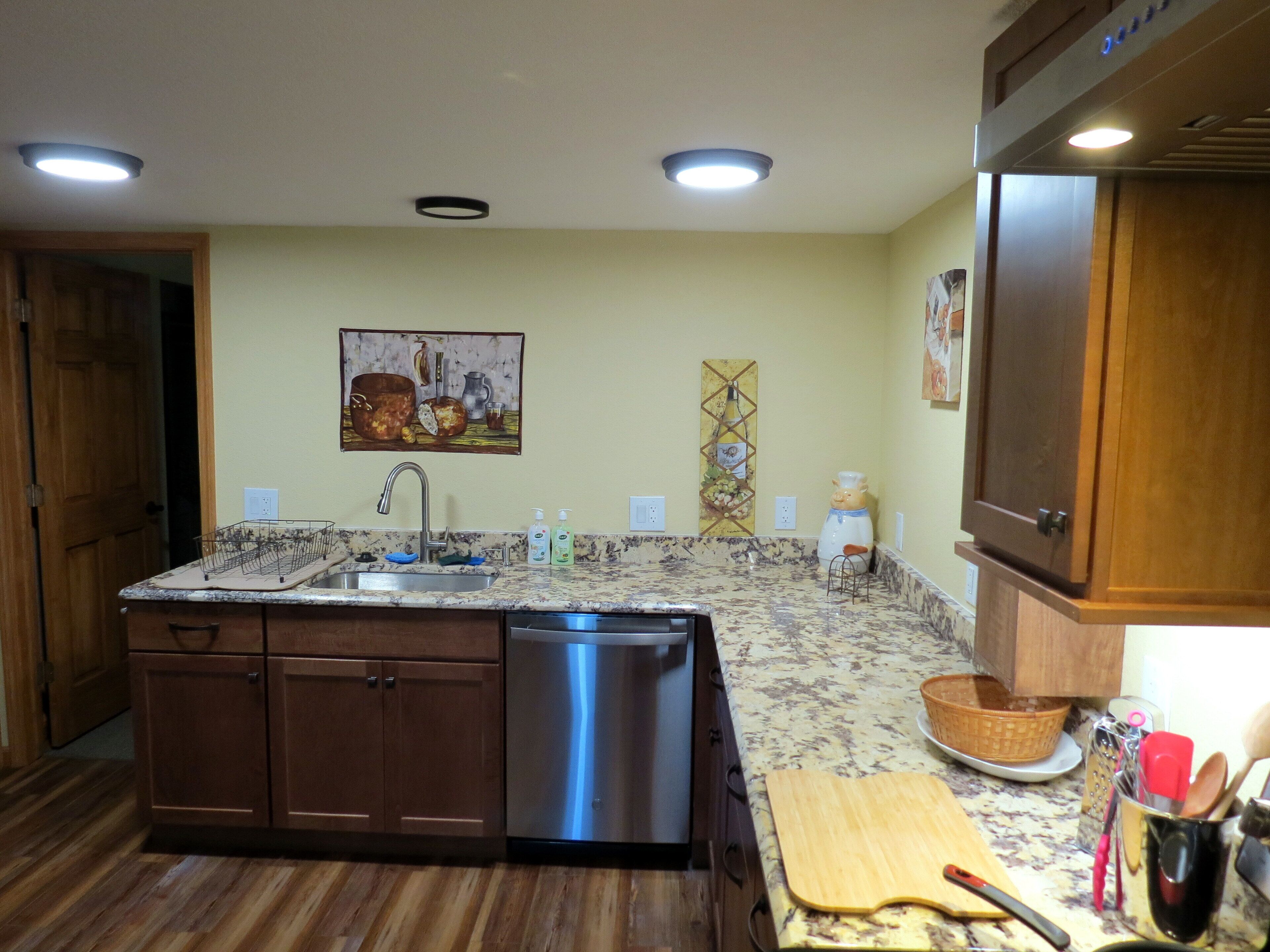 Fully Furnished Cozy Apartment for Two in Pueblo West