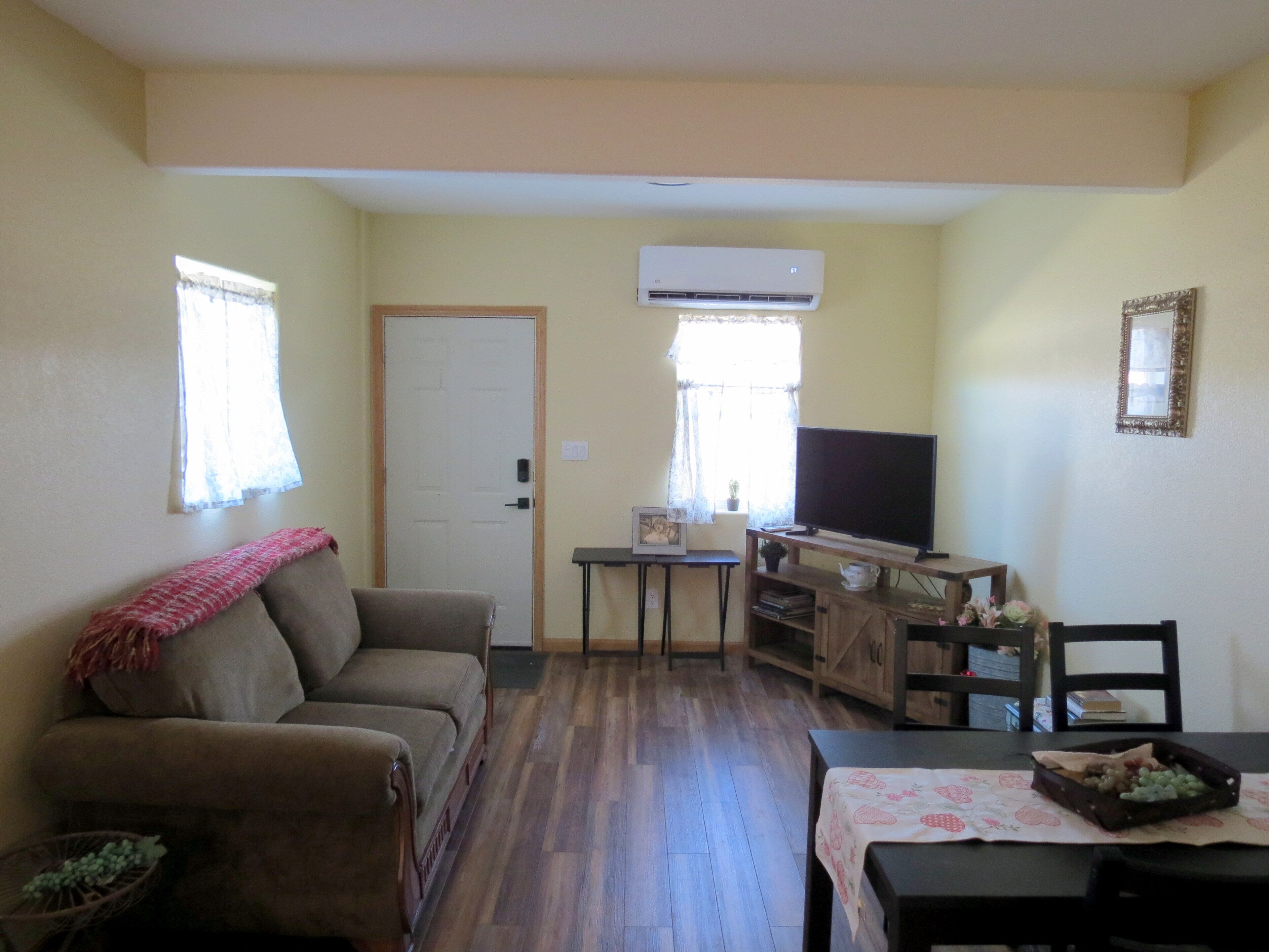 Fully Furnished Cozy Apartment for Two in Pueblo West