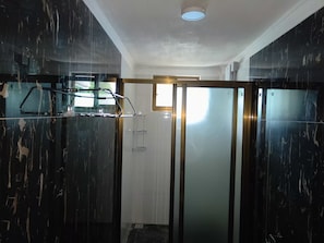 Business Apartment | Bathroom - Alpha & Omega Seychelles  (Mahé Island)