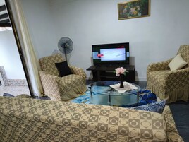 Business Apartment | Living area