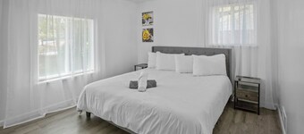 Four Bedroom Home Near Hartsfield Jackson Airport