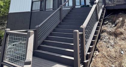 Spacious family lake house and game day retreat on beautiful Lake Martin Alabama