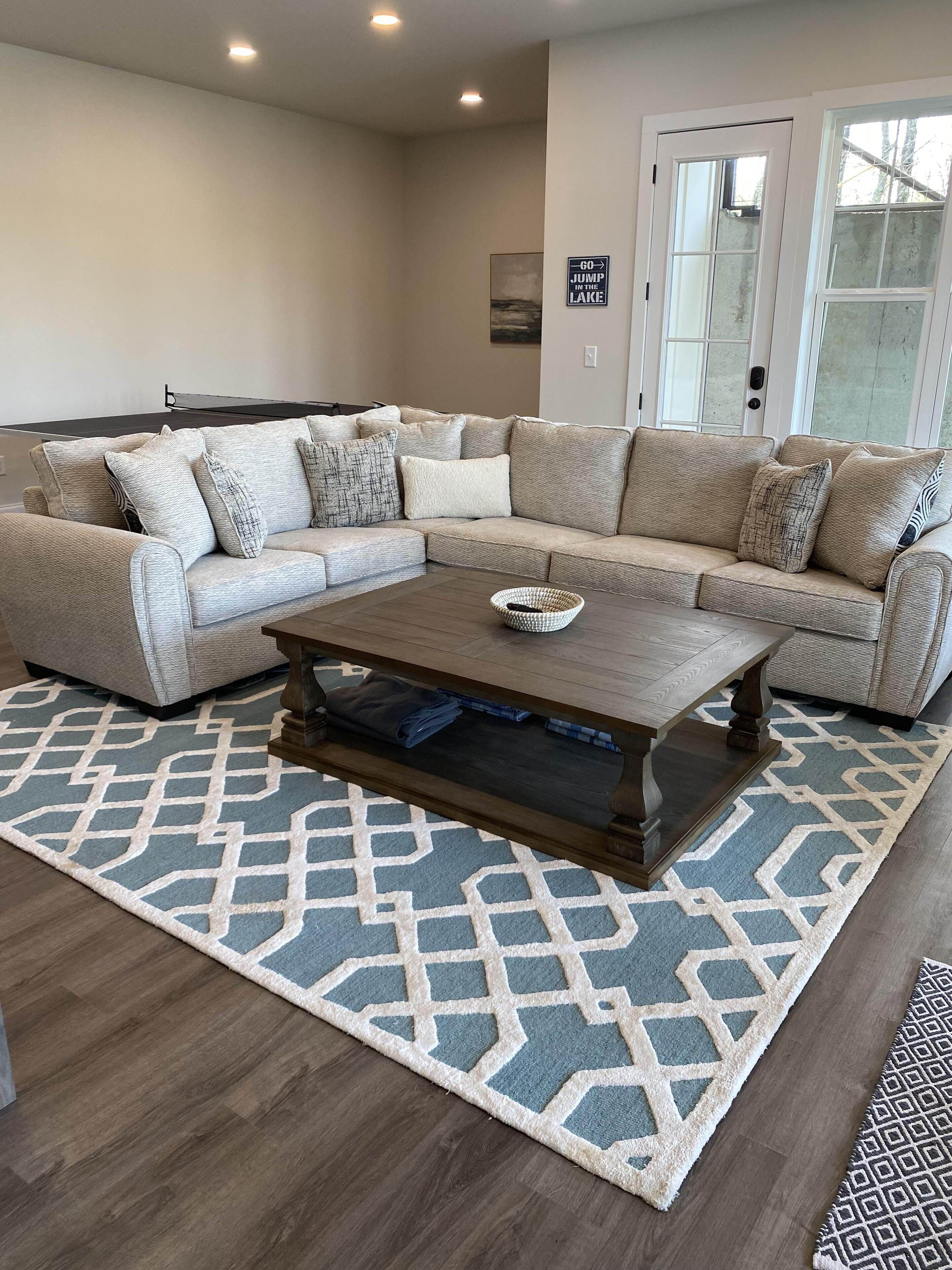 Large family Lakehouse / Game day retreat in Dadeville