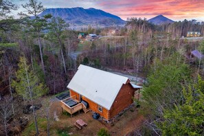 Exterior - Beautiful Smokeys Cabin! Mtn Views · Hot Tub · Game Room · Fire Pit · Coffee Bar (Sevierville)