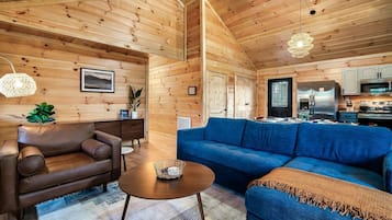 Smart-TV, peis, fotballspill og bordtennis