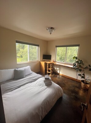 3 chambres, fer et planche à repasser, Wi-Fi gratuit, draps fournis