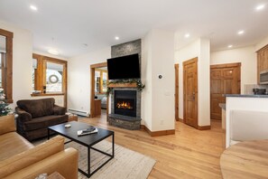 Smart TV, fireplace, DVD player, books - Remodeled Granby Ranch Condo - King Bed, Firepit, Walk to Lifts (Granby)