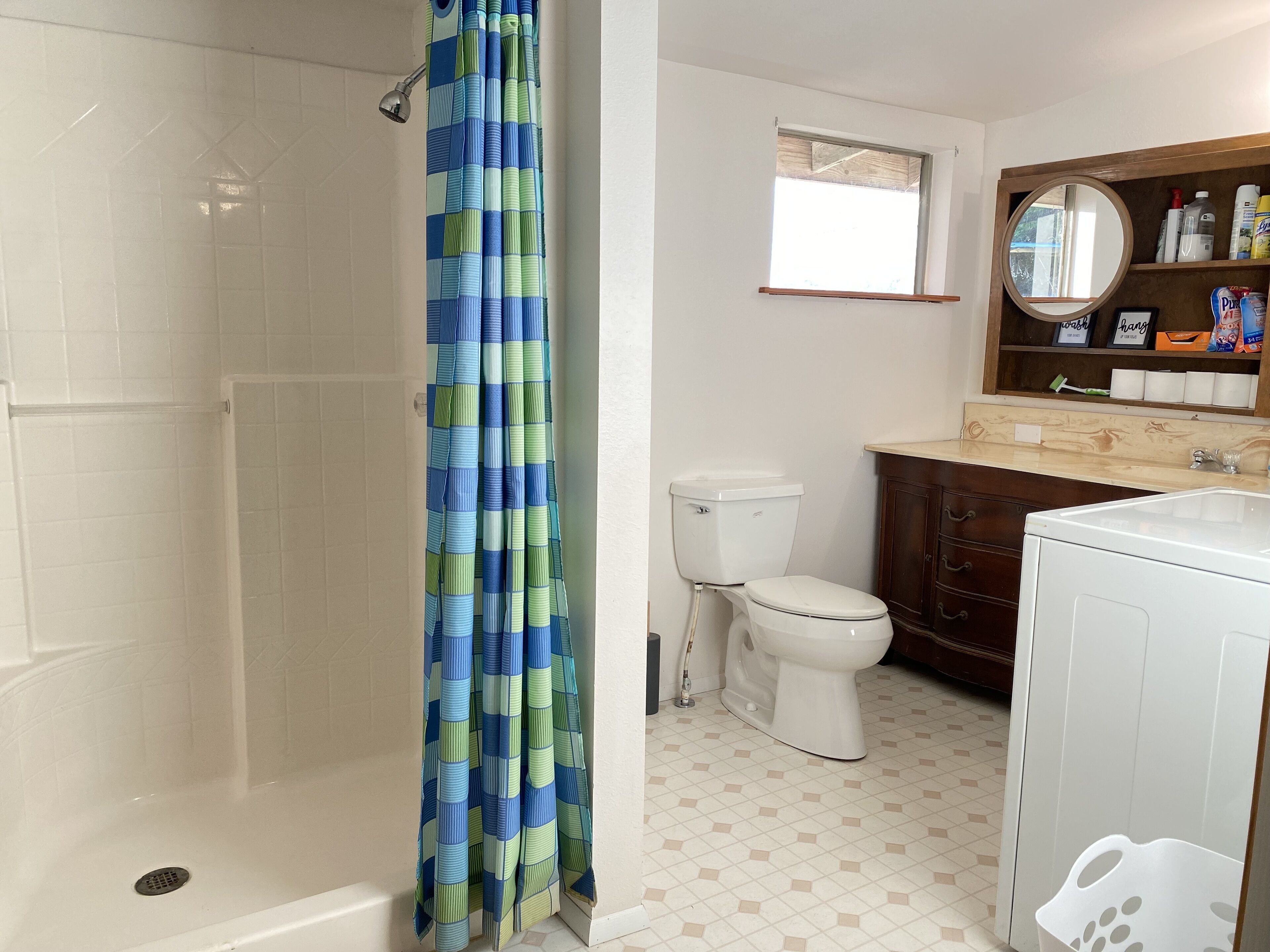 Shower, towels, toilet paper