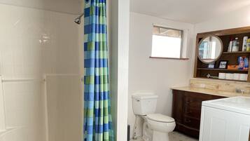 Shower, towels, toilet paper