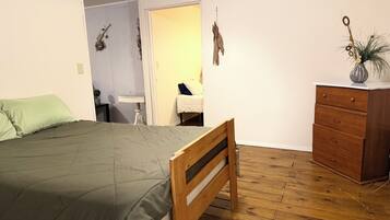 4 bedrooms, free WiFi, bed sheets