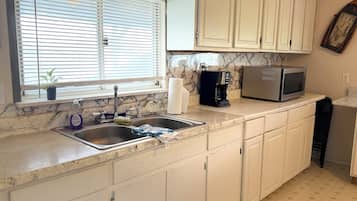 Fridge, microwave, oven, coffee/tea maker