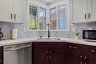 BRAND NEW! 4B/2B Spacious Home in Redwood City