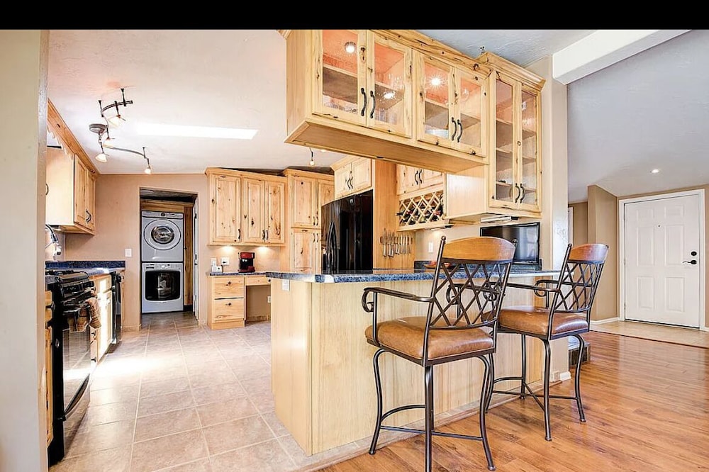 Convenient Mountain Hideaway