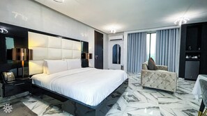 Egyptian cotton sheets, premium bedding, blackout curtains - BridgeView Resort (Akosombo)