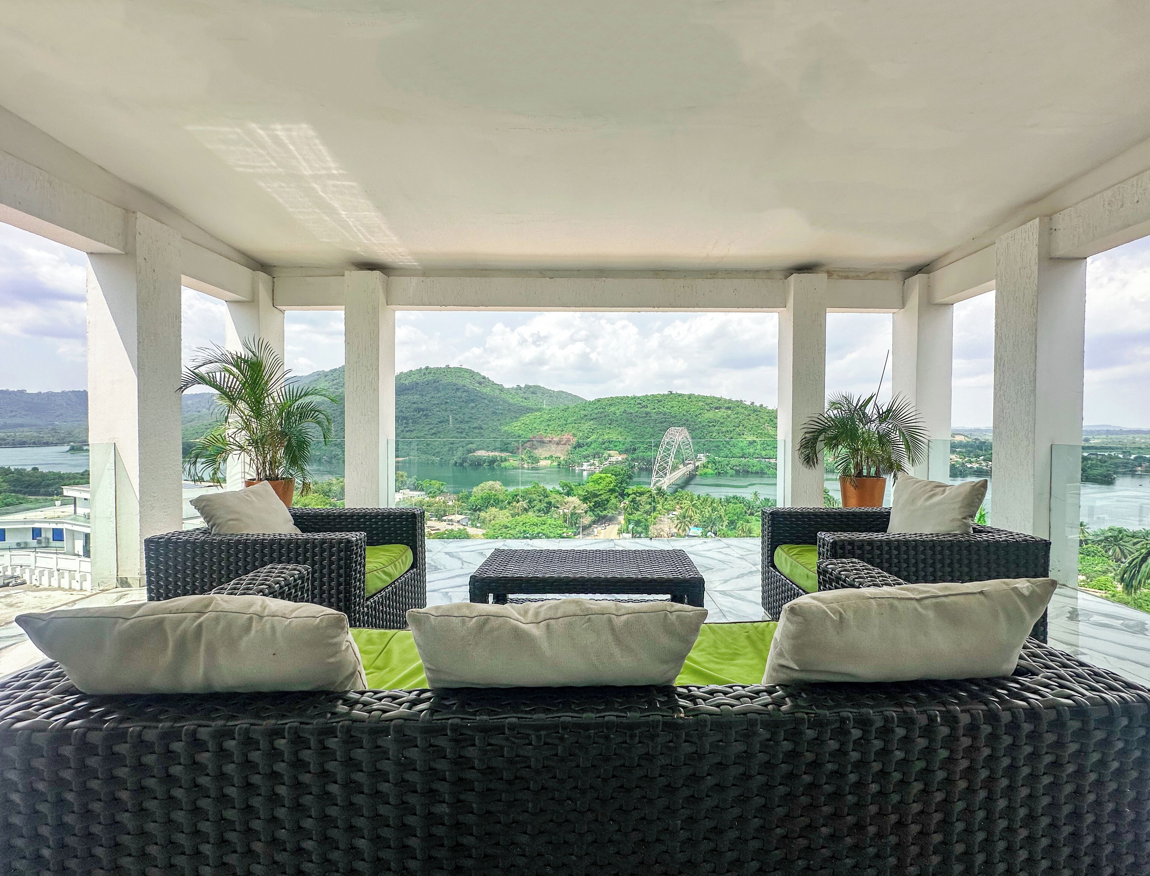 Executive Suite, 2 Bedrooms, Lake View | Egyptian cotton sheets, premium bedding, blackout curtains