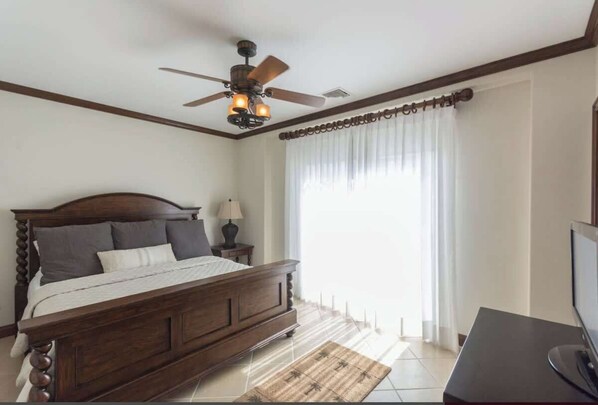 3 bedrooms, iron/ironing board, WiFi, bed sheets