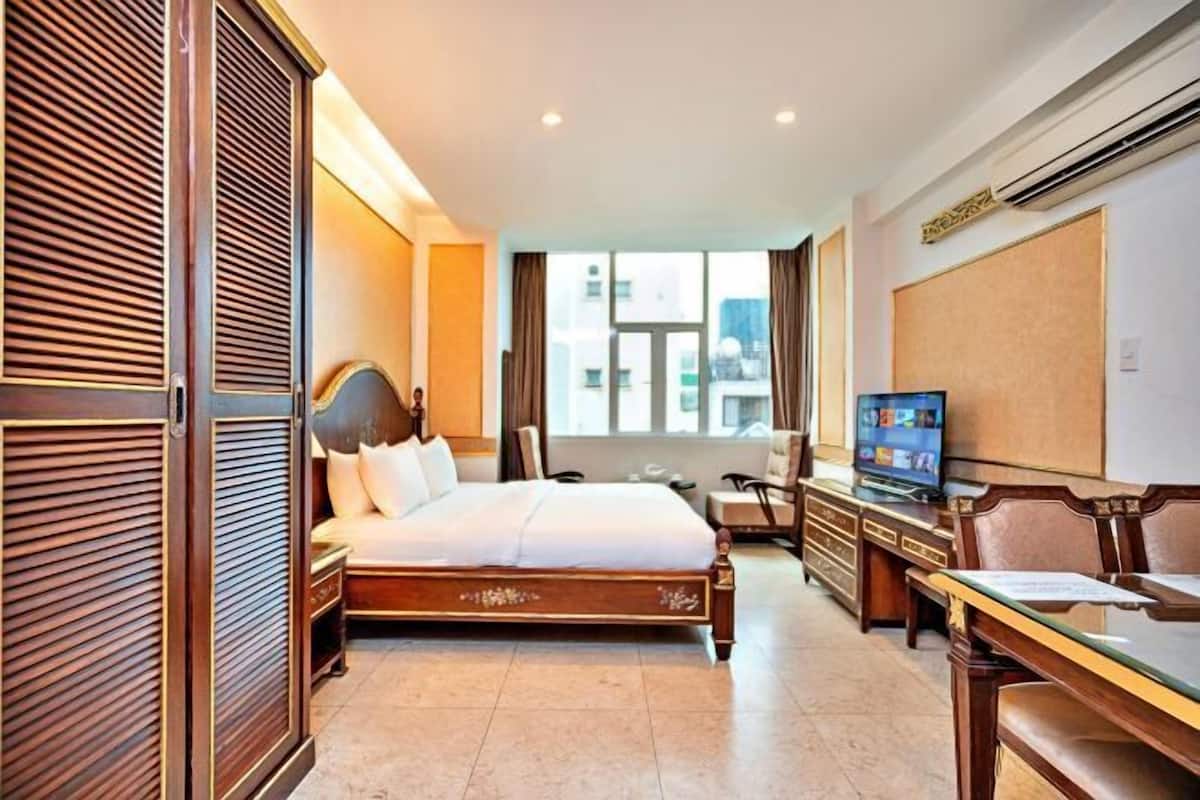 1 bedroom, Egyptian cotton sheets, premium bedding, memory-foam beds