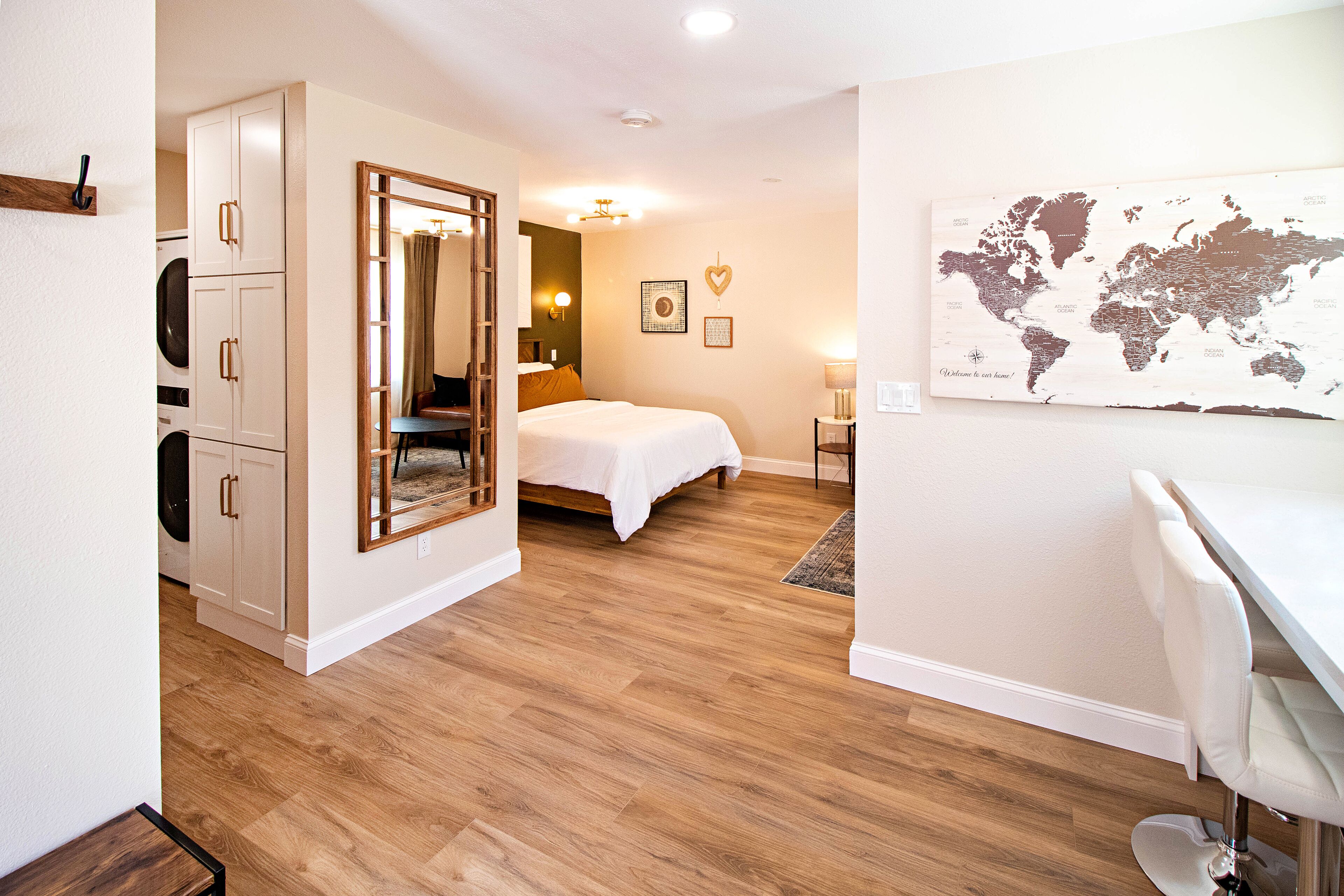 Quiet Retreat - Excellent for Couples or Traveling Profesionals