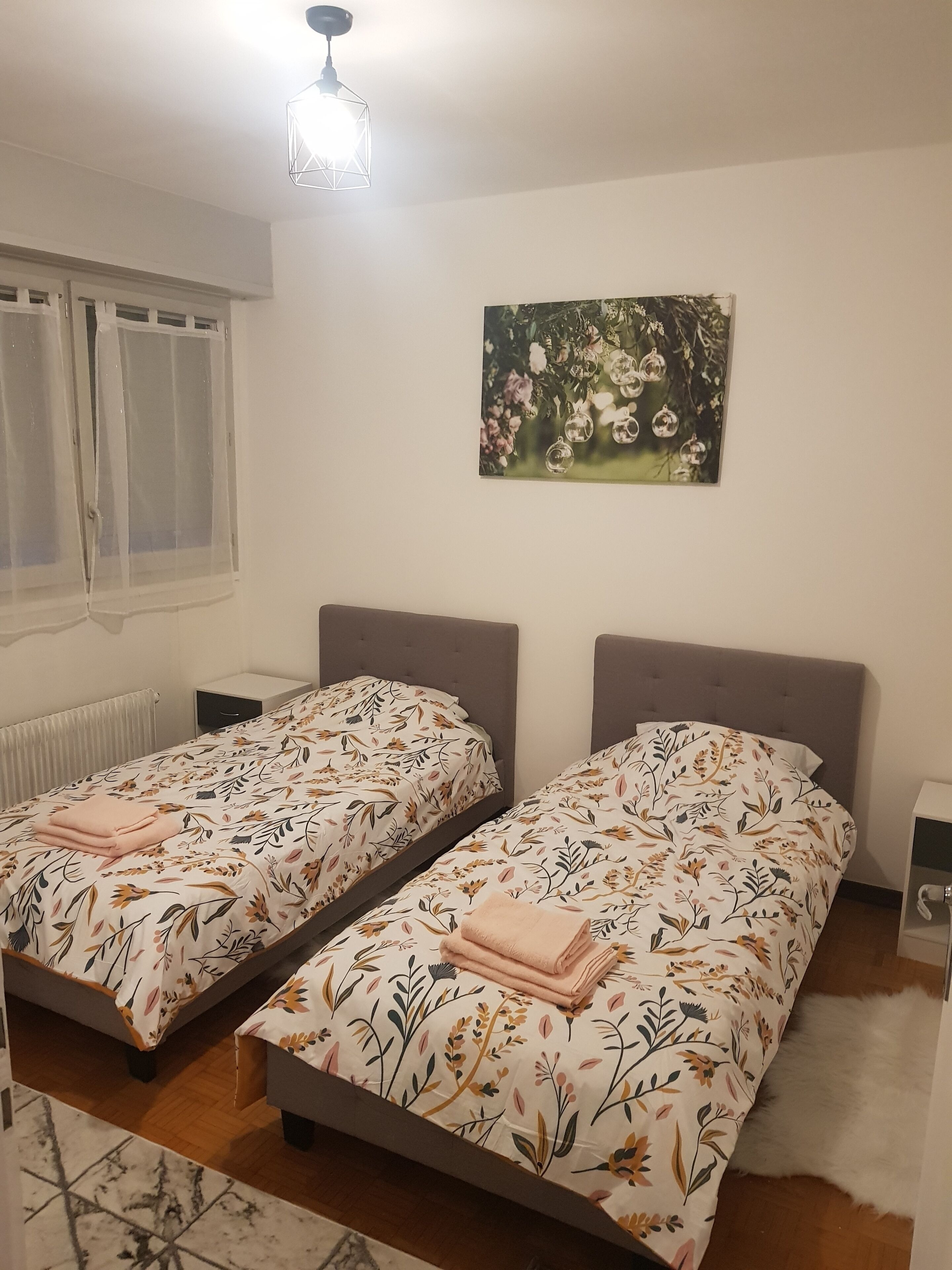 1 bedroom, bed sheets