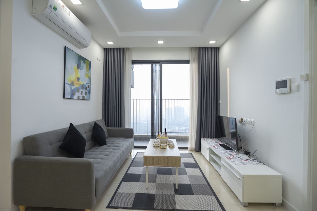 Family Apartment | Living room | 42-inch Smart TV with cable channels, TV