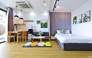 City Apartment | Iron/ironing board, free WiFi, bed sheets