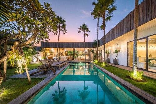 Stunning & Bright LUX 4BR Villa 5min to Berawa