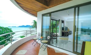 Deluxe Seaview | 迷你吧、客房内保险箱、办公桌、遮光窗帘