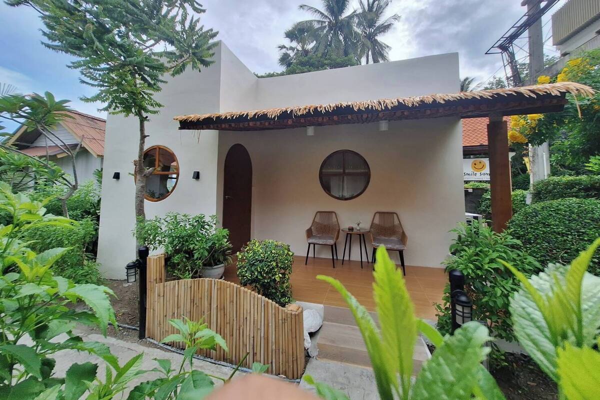 Deluxe Bungalow | 迷你吧、客房内保险箱、办公桌、遮光窗帘