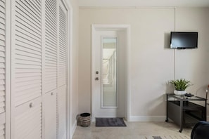Interior - Tranquil House with Wet Bar & Private Pool (Pompano Beach)