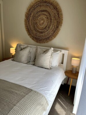 3 bedrooms, desk, travel cot, free WiFi