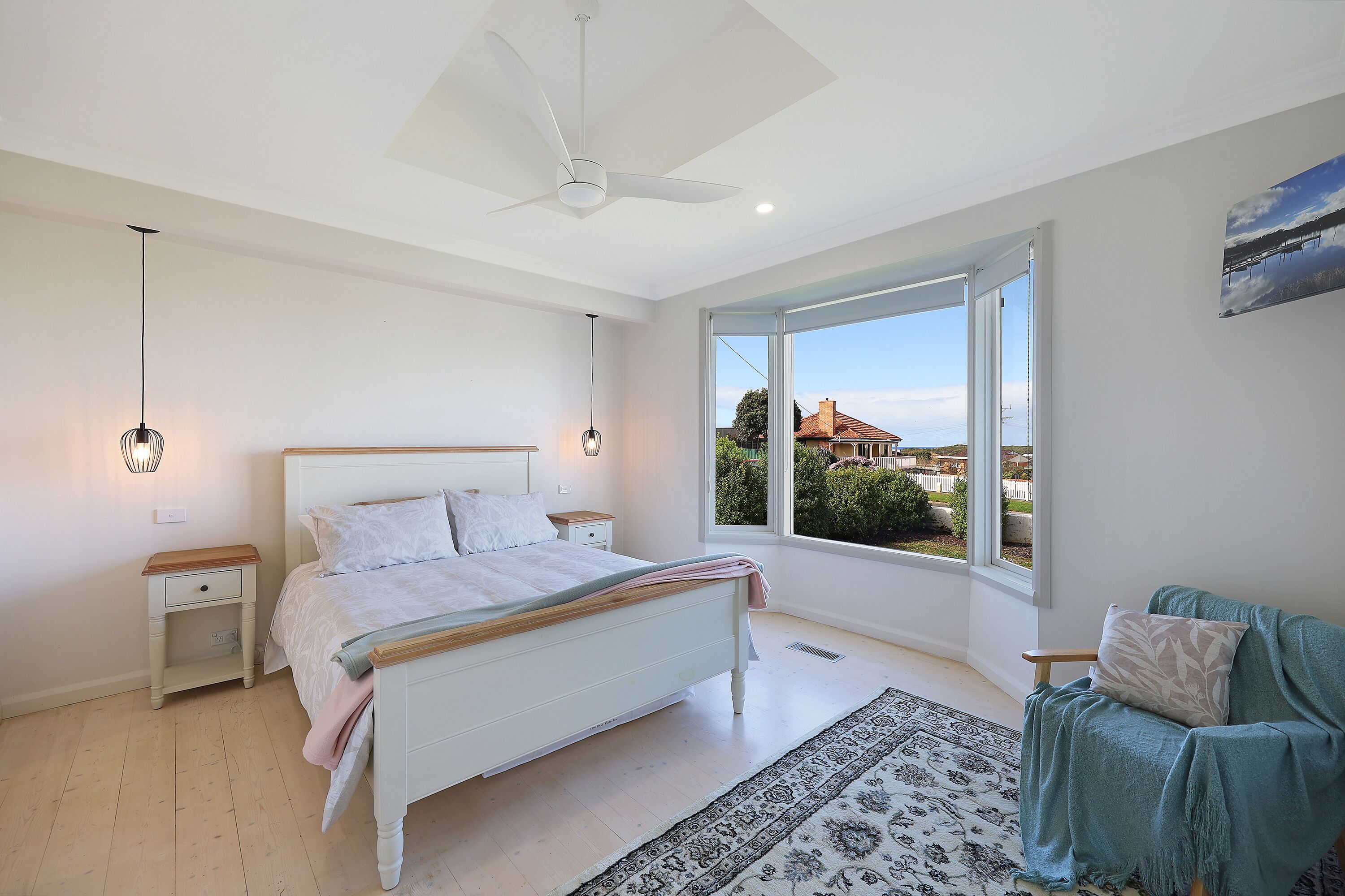 Light & bright home ready to enjoy