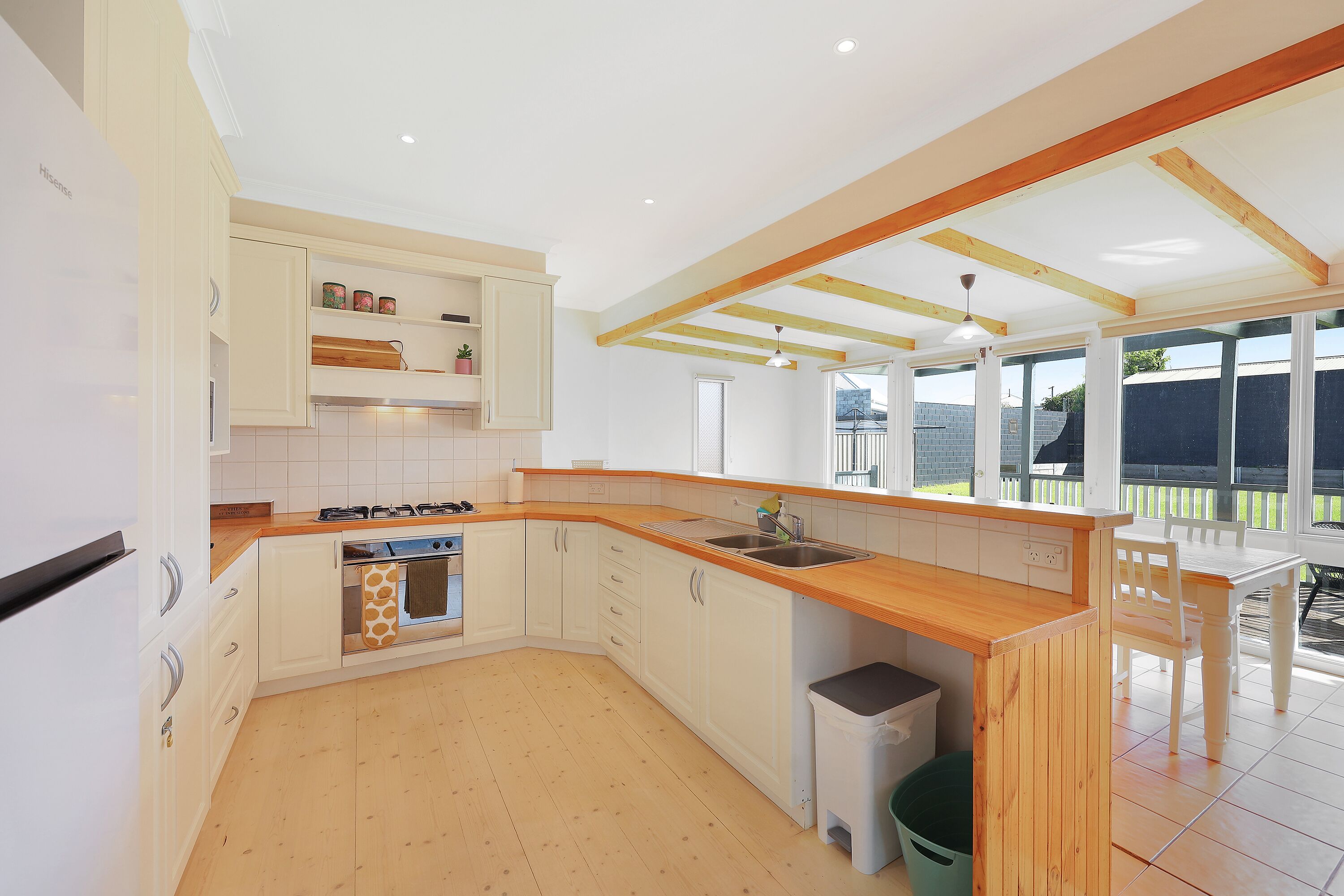 Light & bright home ready to enjoy