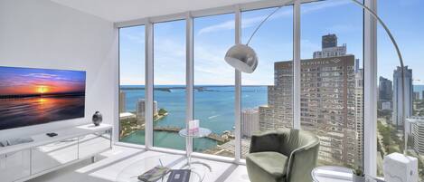 تلفزيون بشاشة مسطحة