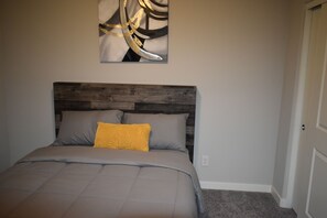 4 Schlafzimmer, Bügeleisen/Bügelbrett, WLAN, Bettwäsche