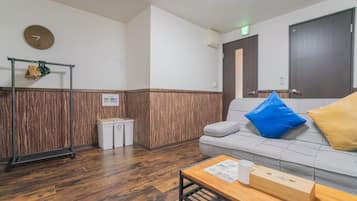 Classic House | Living area | 24-inch flat-screen TV with cable channels
