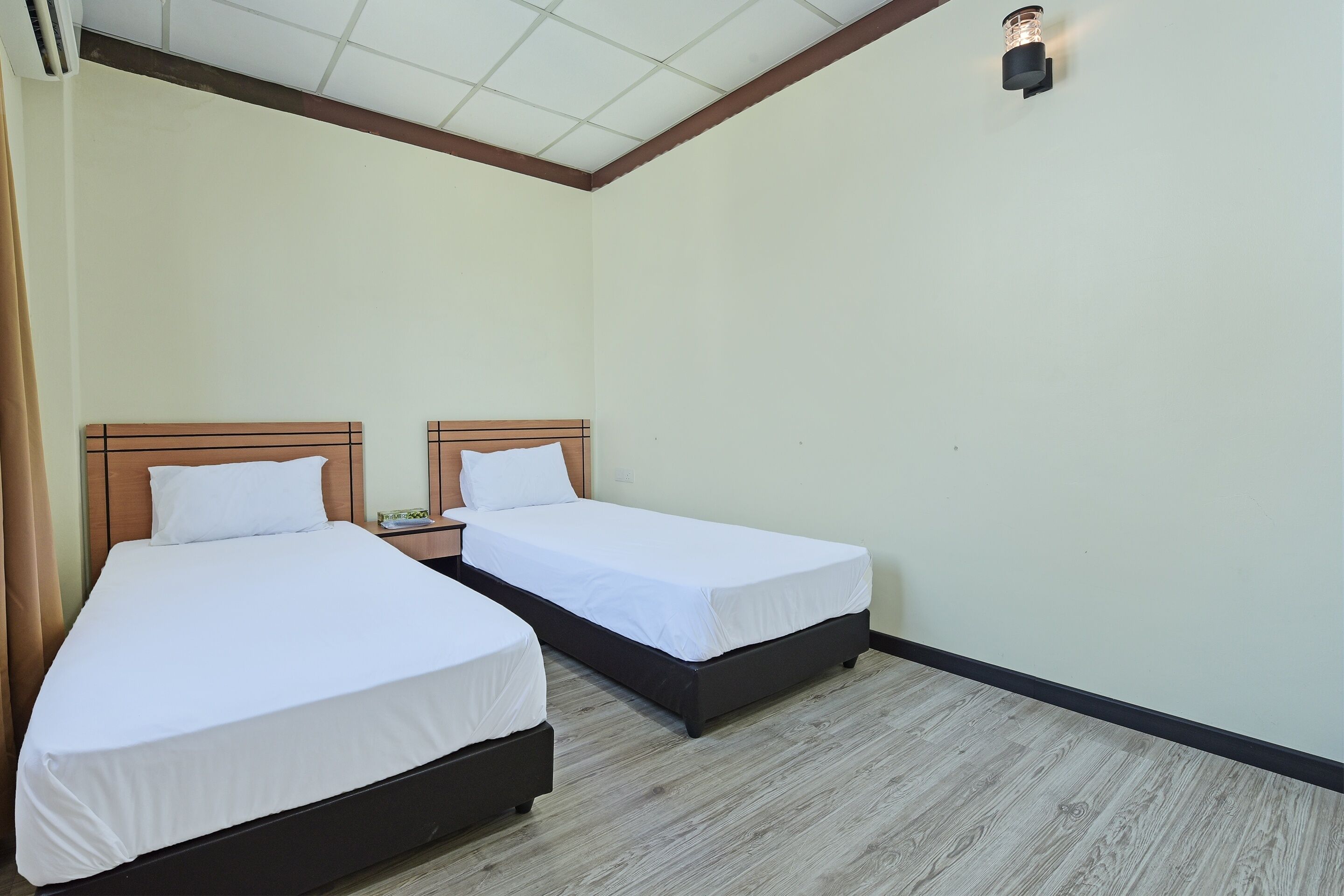 Free WiFi, bed sheets