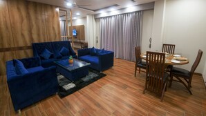 In-room dining - Hotel Shivaay (Dharamshala)