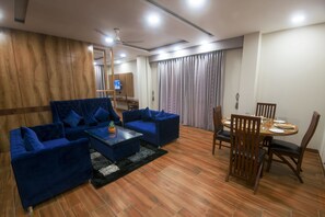 In-room dining - Hotel Shivaay (Dharamshala)