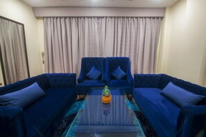 Select Comfort beds, free WiFi, bed sheets - Hotel Shivaay (Dharamshala)