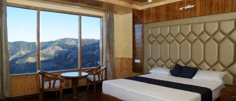 Executive Room | 1 bedroom, Egyptian cotton sheets, premium bedding, down comforters