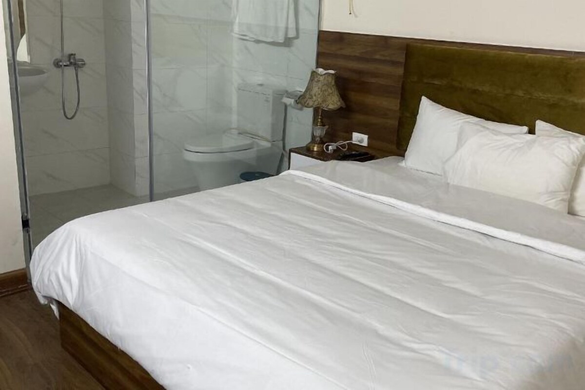 Camas con pillow-top, minibar y escritorio