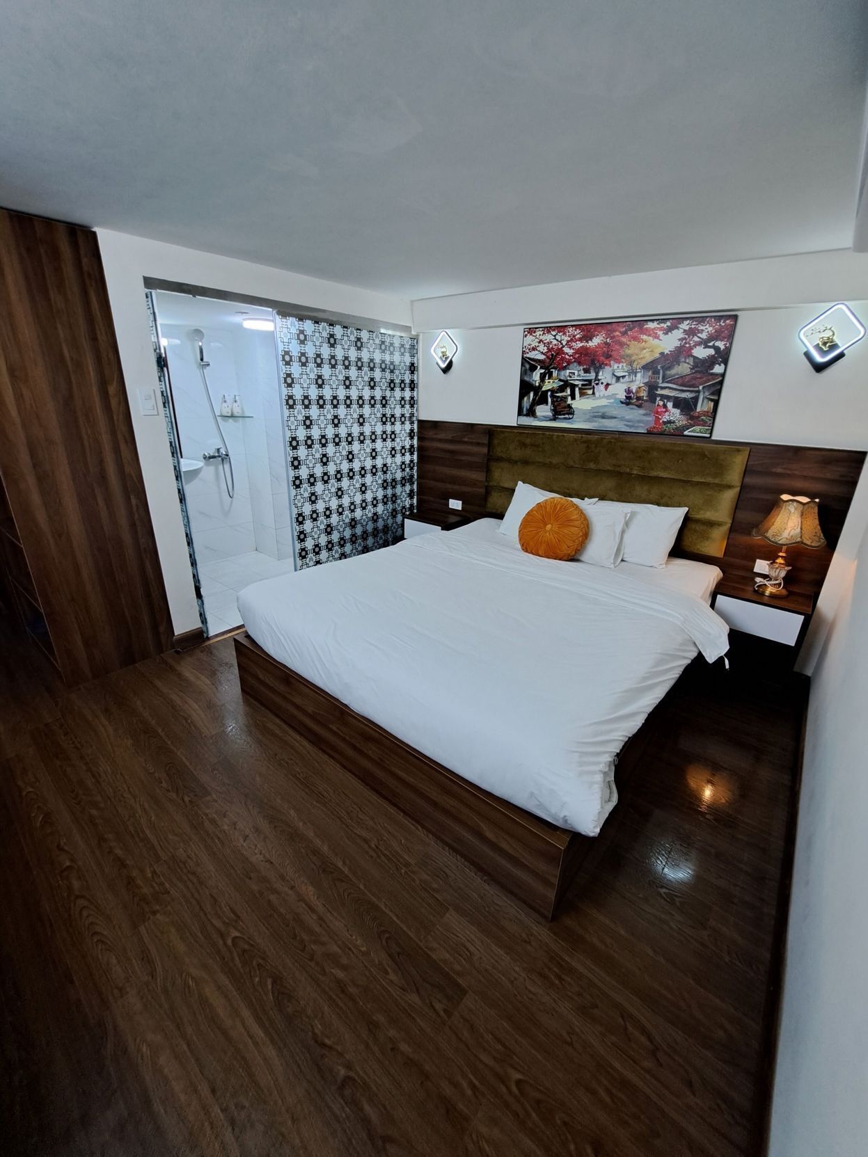 Pillow-top beds, minibar, individually decorated, individually furnished