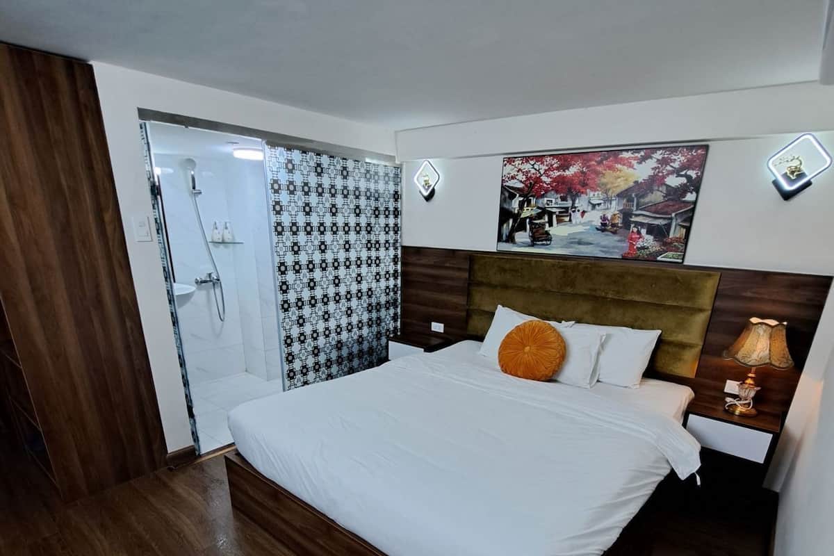 Pillow-top beds, minibar, individually decorated, individually furnished
